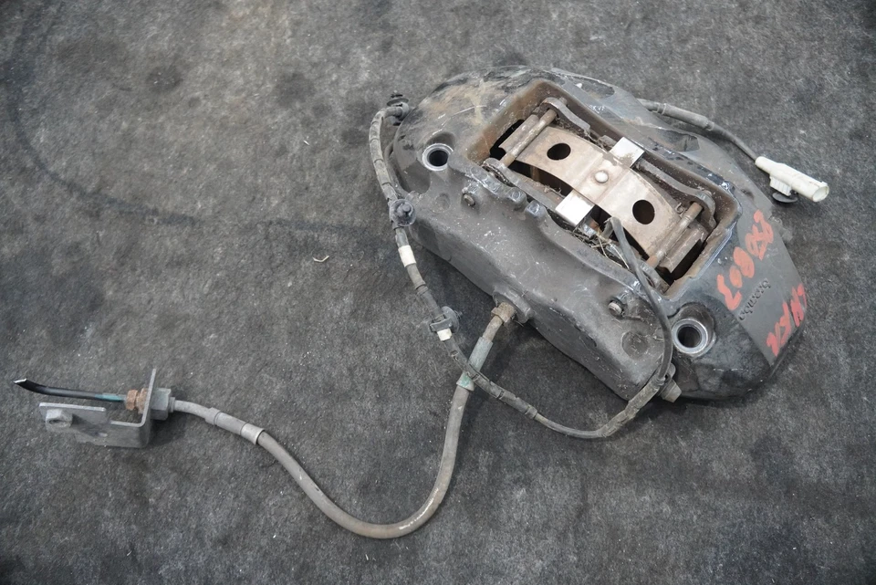 Pinza de freno delantera izquierda 4G43-2C463-CA OEM Aston Martin V8 Vantage 2006-16 DB9 Foto 2 de 4