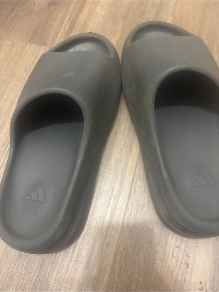 Diapositivas Yeezy azul marino para hombre talla 11 Foto 4 de 4