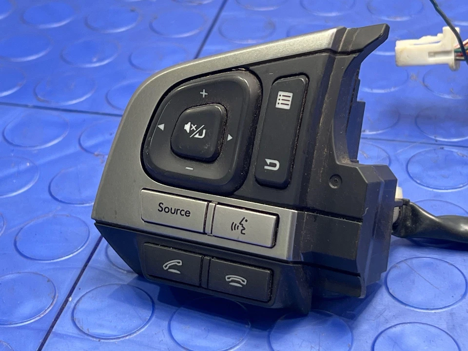 16-17 Subaru Legacy Outback Cruise Control / Radio Switches OEM 83154AL370 - Image 2 of 4