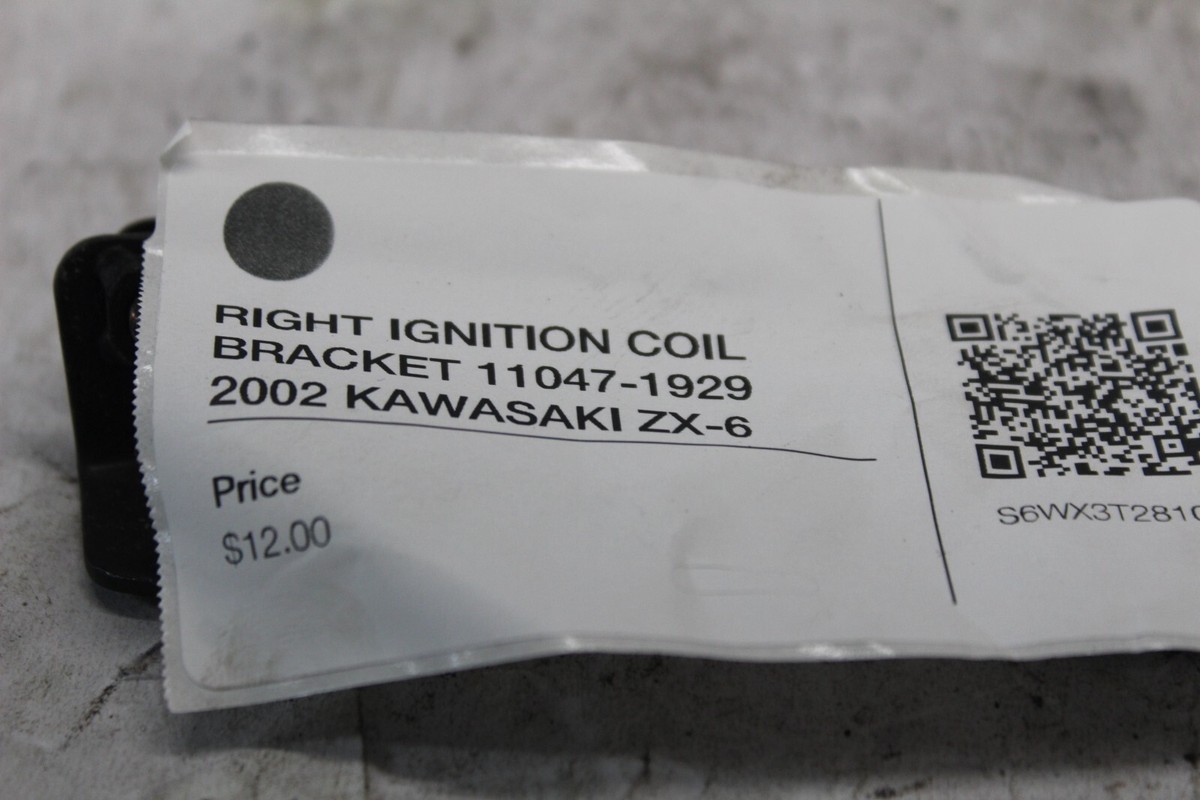 RIGHT IGNITION COIL BRACKET 11047-1929 2002 KAWASAKI ZX-6 | eBay