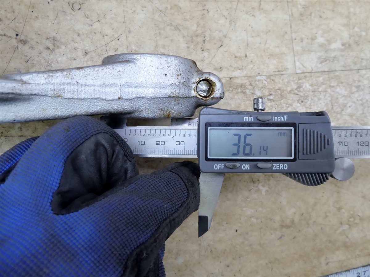 1985 Kawasaki 454 LTD EN450 K447-2. triple tree steering stem