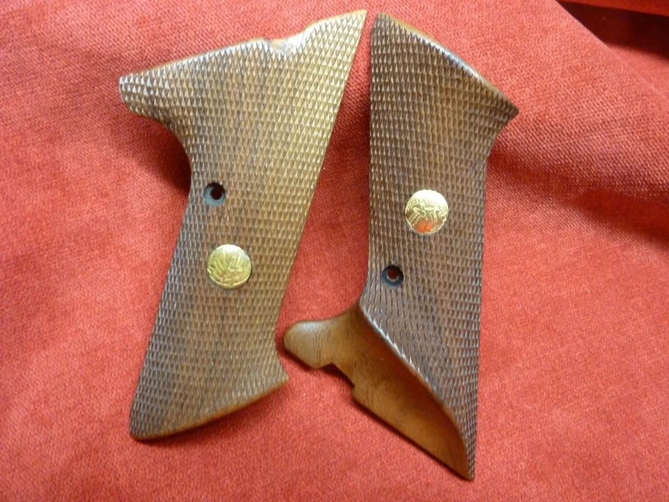 Empuñaduras de nogal de alto estándar, Eagle Logo Hi Standard Series 102-104 NOS mano derecha Foto 2 de 4