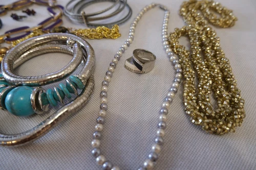 lot de bijoux anciens et vintage - Imagen 2 de 4