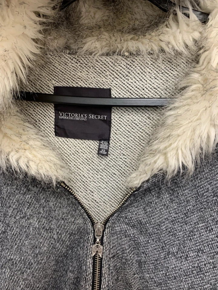 Sudadera con capucha para mujer Victoria's Secret de piel sintética con cremallera frontal XS Foto 2 de 4