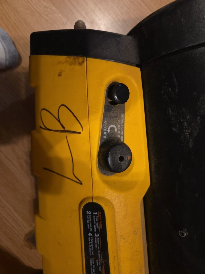 Calentador de propano de aire forzado DeWalt DXH70CFA 68000 BTU 20V inalámbrico Foto 3 de 4