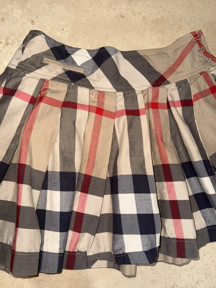 Girls Burberry skirt Size 10Y - Image 4 of 4
