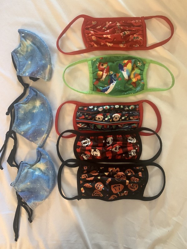 Disneyland WDW Cast Member  Pixie Dust Face Covering Sz M W/other Disney Holiday