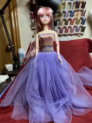 Barbie And Friends Evening Gowns - Picture 2 of 7
