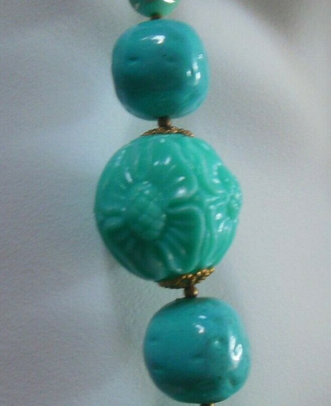 Vintage Ocean Blue Carved Flower Plastic Bead Necklace Gem