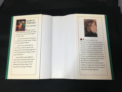 THE COMPLETE APPLES & CHALKDUST VICKI CARUANA FIRST EDITION 2002 HC DJ FINE + - Picture 10 of 12