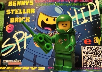 LEGO Classic Spaceman Benny Variant Green W/ Cracked Helmet & Air Tank