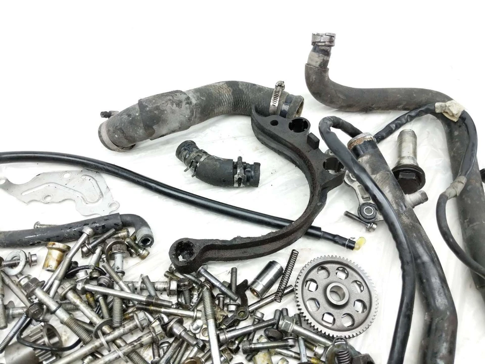 09-14 Yamaha YZF R1 Motor Varias Piezas Hardware Kit de Pernos Foto 4 de 4