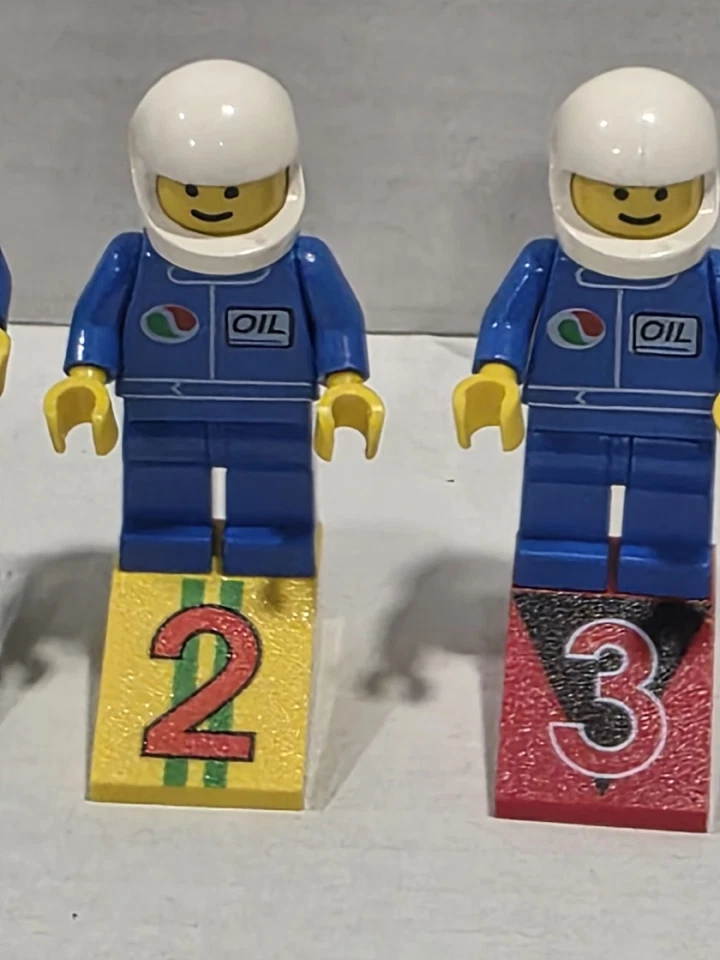 Lego Race Car Drivers Minifigures - Lot of 4 - Classic Vintage Find!! WoW LQQK!! - Image 3 of 4