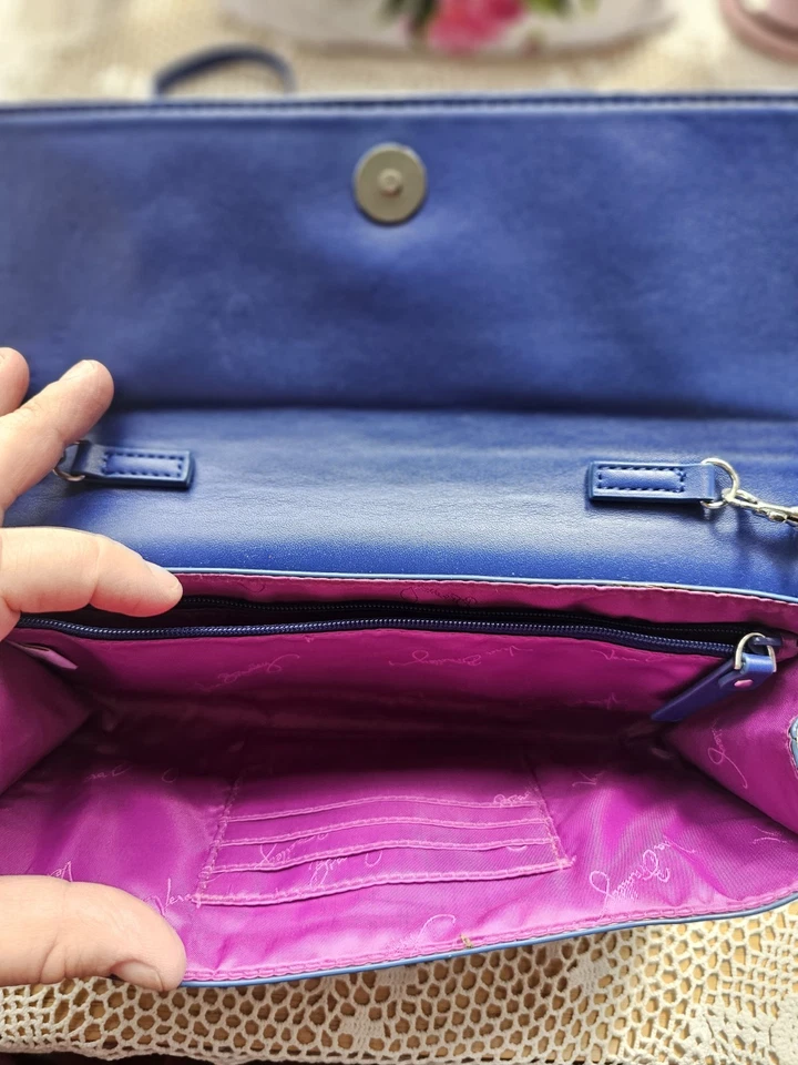 Bolso sin asas/bross vintage Vera Bradley azul con correa desmontable recortada rosa Foto 4 de 4