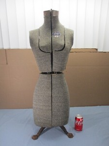 green emerald velvet dress Amazon.com: Dritz Twin-Fit Adjustable Dress Form Small, Sizes US 4–10,  Female Sewing Mannequin with Pinnable Body Torso, 13 Dials for Accurate  Fitting & 360 Hem Guide : Arts, Crafts & Sewing main image 0