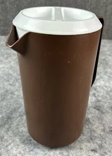 Vintage Rubbermaid Pitcher 2 1/4 Quart Brown with Slotted White Lid J-2445
