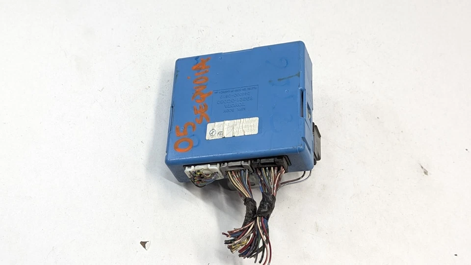 2005 Toyota Sequoia Multiplex Network Body Control Module 89221-0C080 - Image 3 of 4
