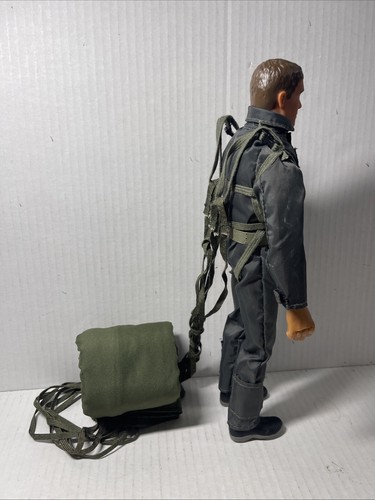 gi joe action figure with parachute - Picture 5 of 8
