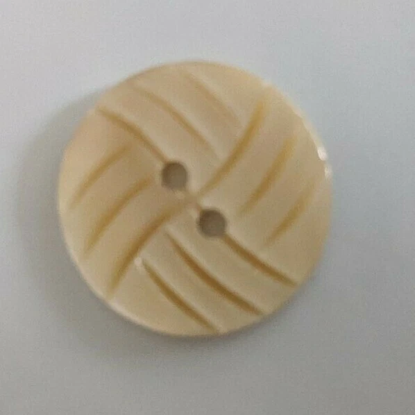 Bocci Ball Shell 2 hole button 3/4" - Image 3 of 4