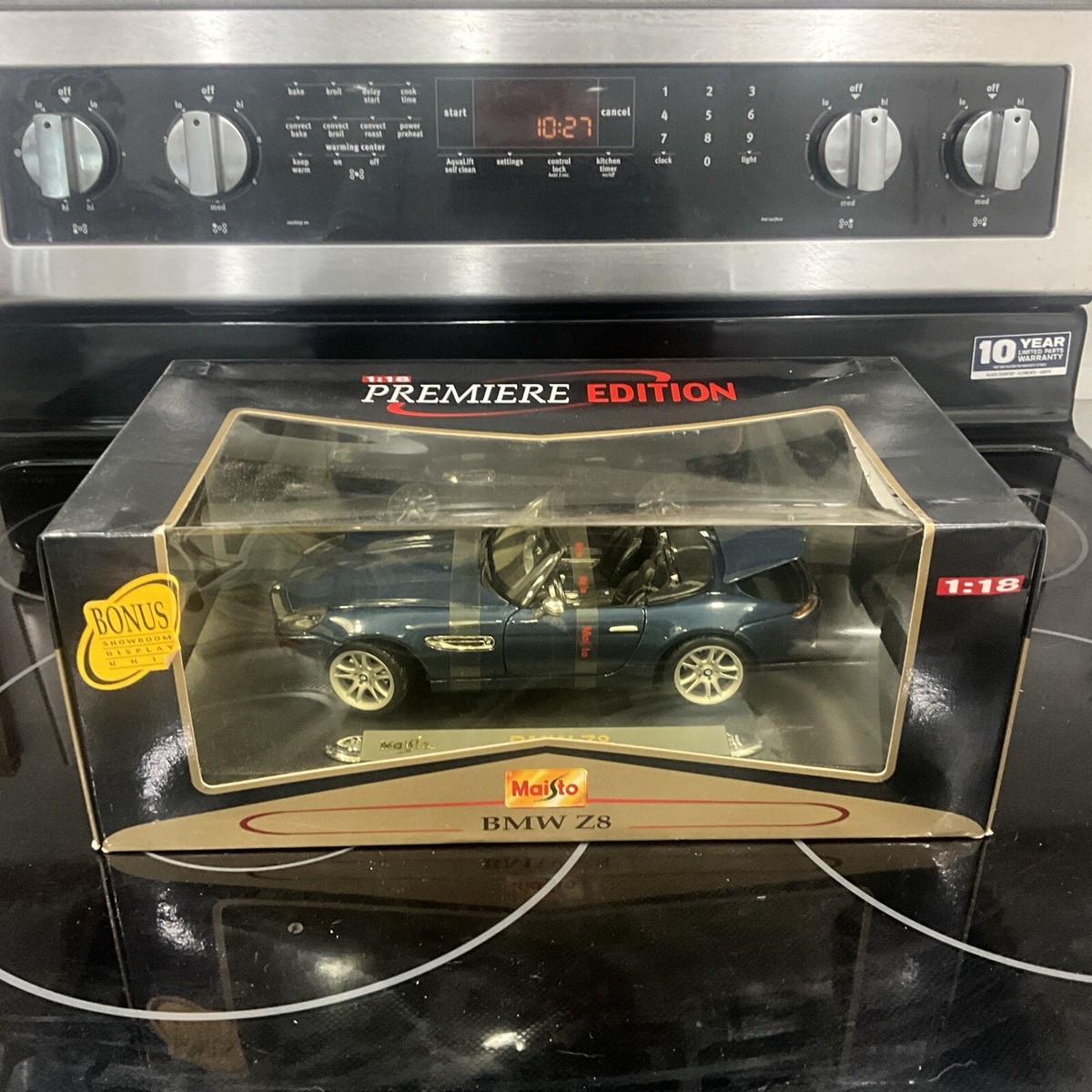 ミニカー Maisto  Z8 1/18 Maisto Premiere Edition 1:18 Scale BMW Z8 NIB | eBay