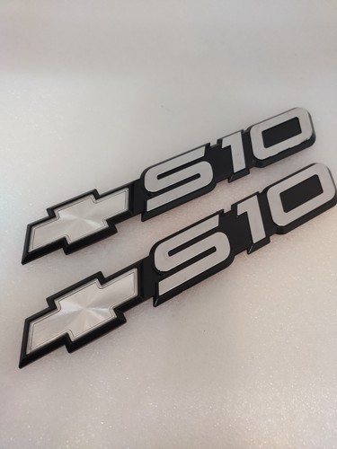 NEW 1994-2004 BOW TIE S10 DOOR TAILGATE EMBLEM *PAIR* - Picture 4 of 4