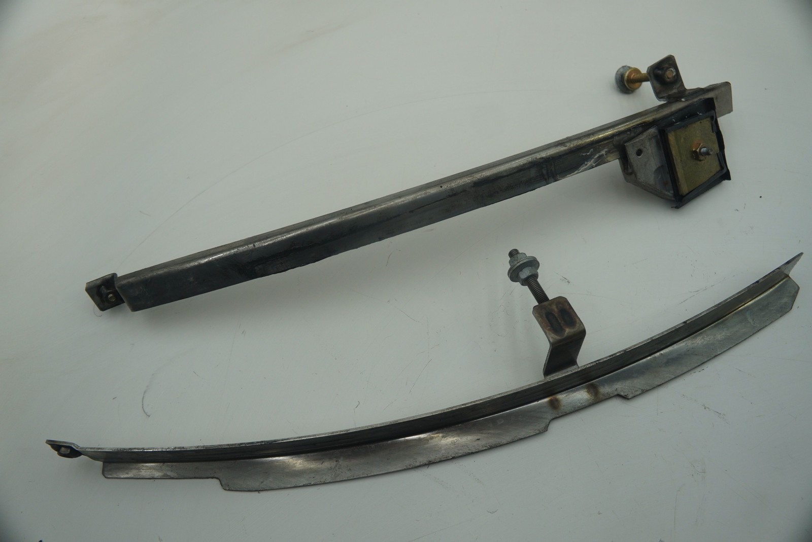 Left Driver Door Window Regulator Glass Guide Rail 65062000 Ferrari 360 Modena