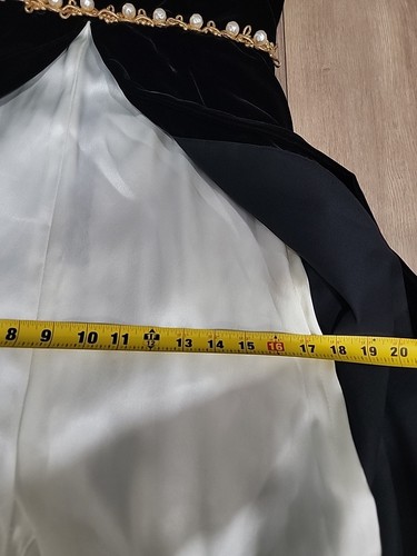 Vintage 60’s 70s Black Velvet/White Satin Cocktail Jumpsuit One Piece Romper - Bild 13 von 14
