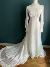 Vintage 1970s ILGWU Wedding Dress sz S