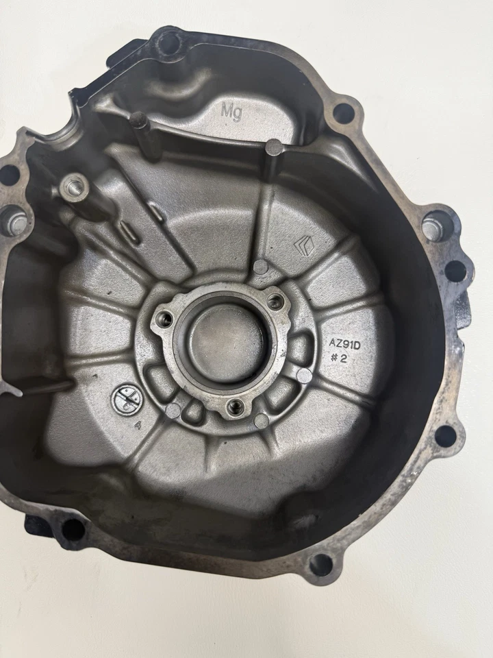 Capa de embreagem Suzuki GSX-R600 GSXR600 estojo de motor fabricante de equipamento original 2004–2005 – preto magnésio - Imagem 2 de 4