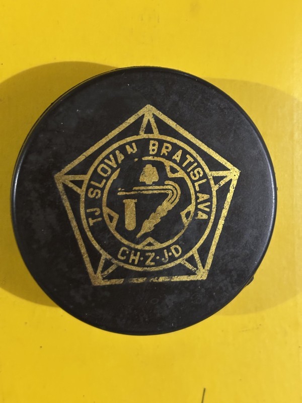 OLD VINTAGE HOCKEY PUCK - TJ SLOVAN BRATISLAVA CH-Z-J-D CZECH?