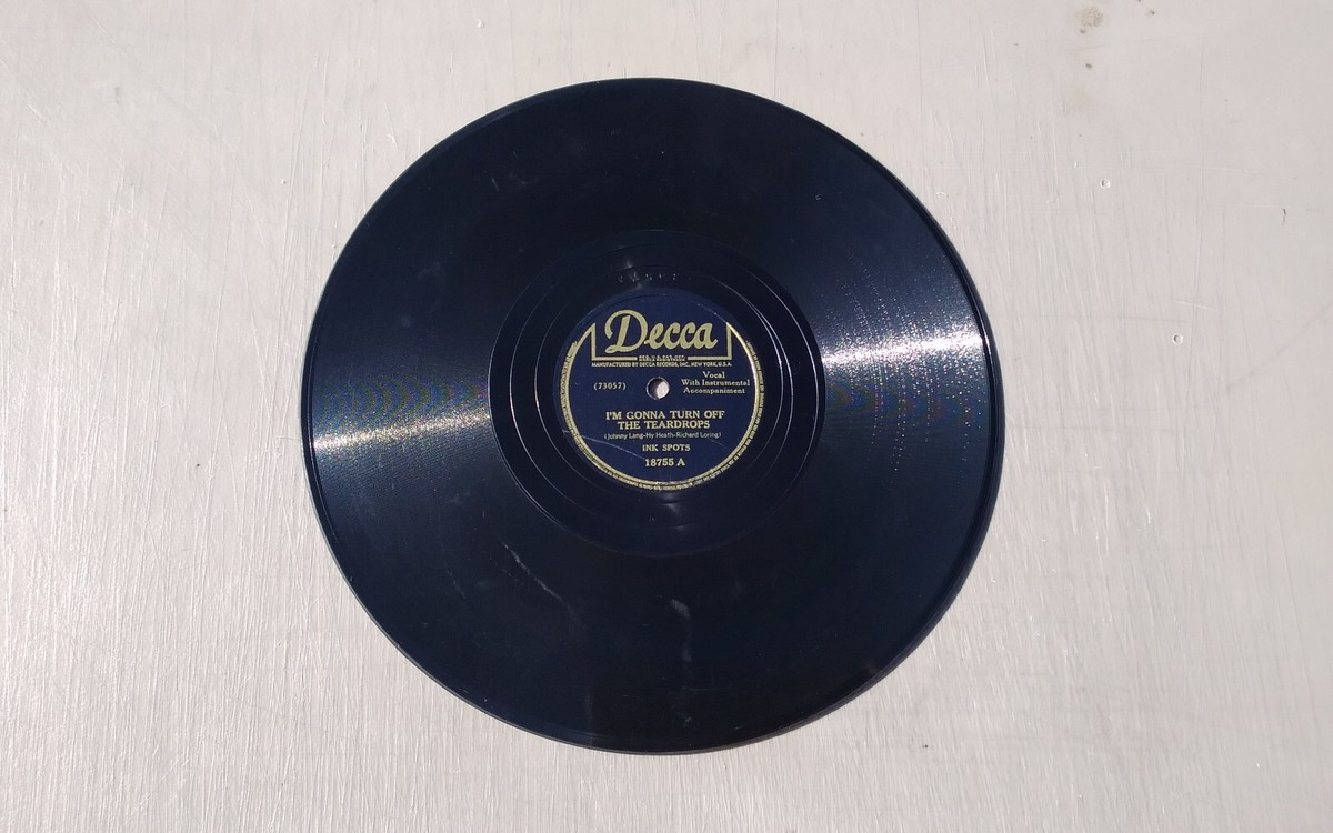 Ink Spots 78rpm Single 10-inch Decca Records #18755 I'm Gonna Turn