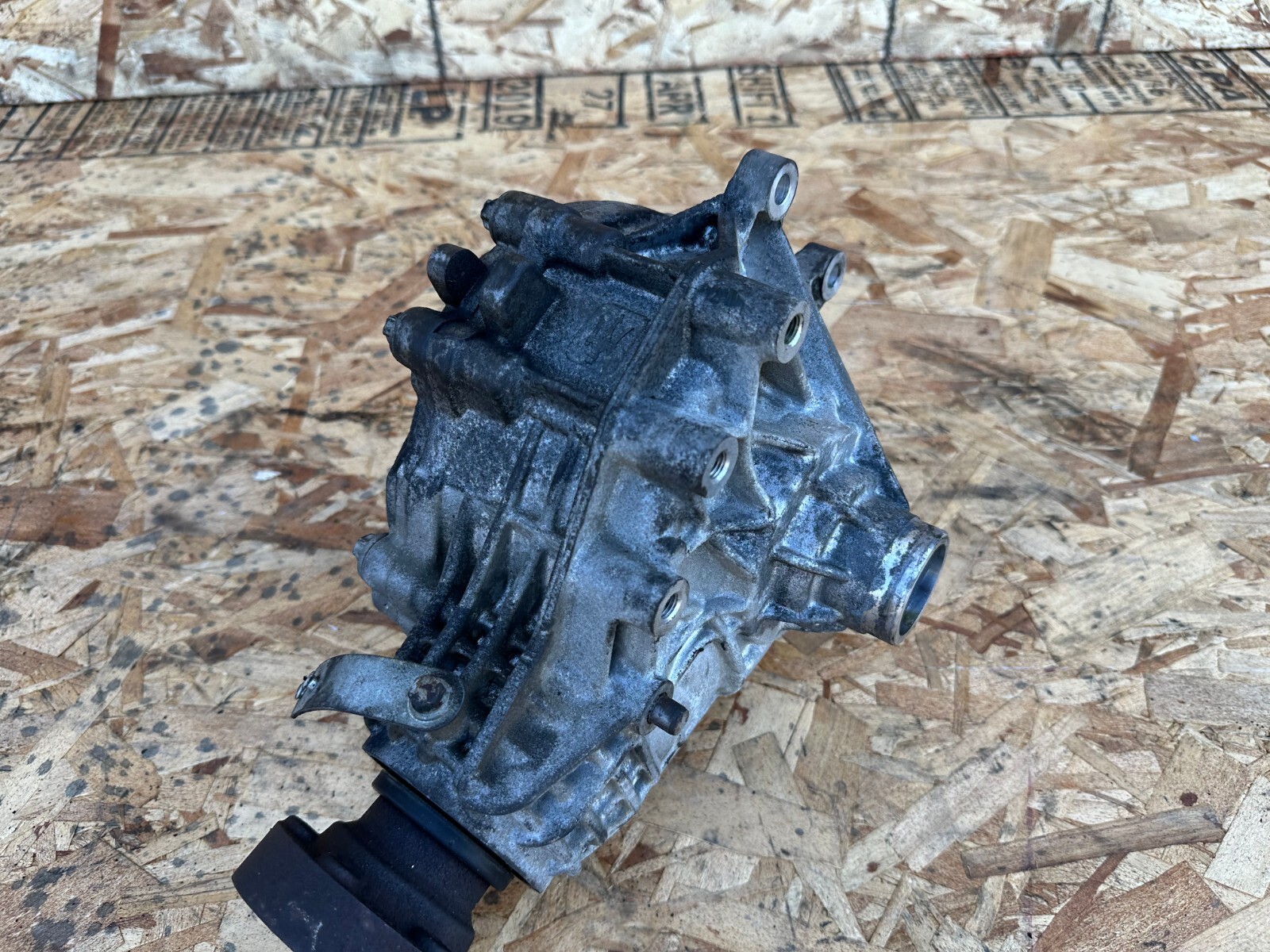 FRONT DIFFERENTIAL GEAR CARRIER ASSEMBLY OEM 14-19 MASERATI GHIBLI S