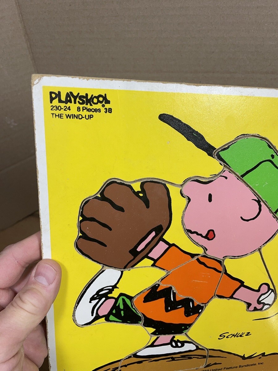 Playskool The Wind Up Peanuts Charlie Brown Pitching Baseball Tray