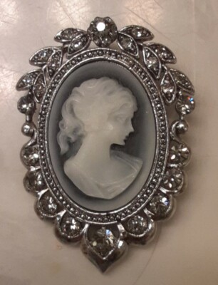 Vintage Beatrix Cameo Brooch | eBay