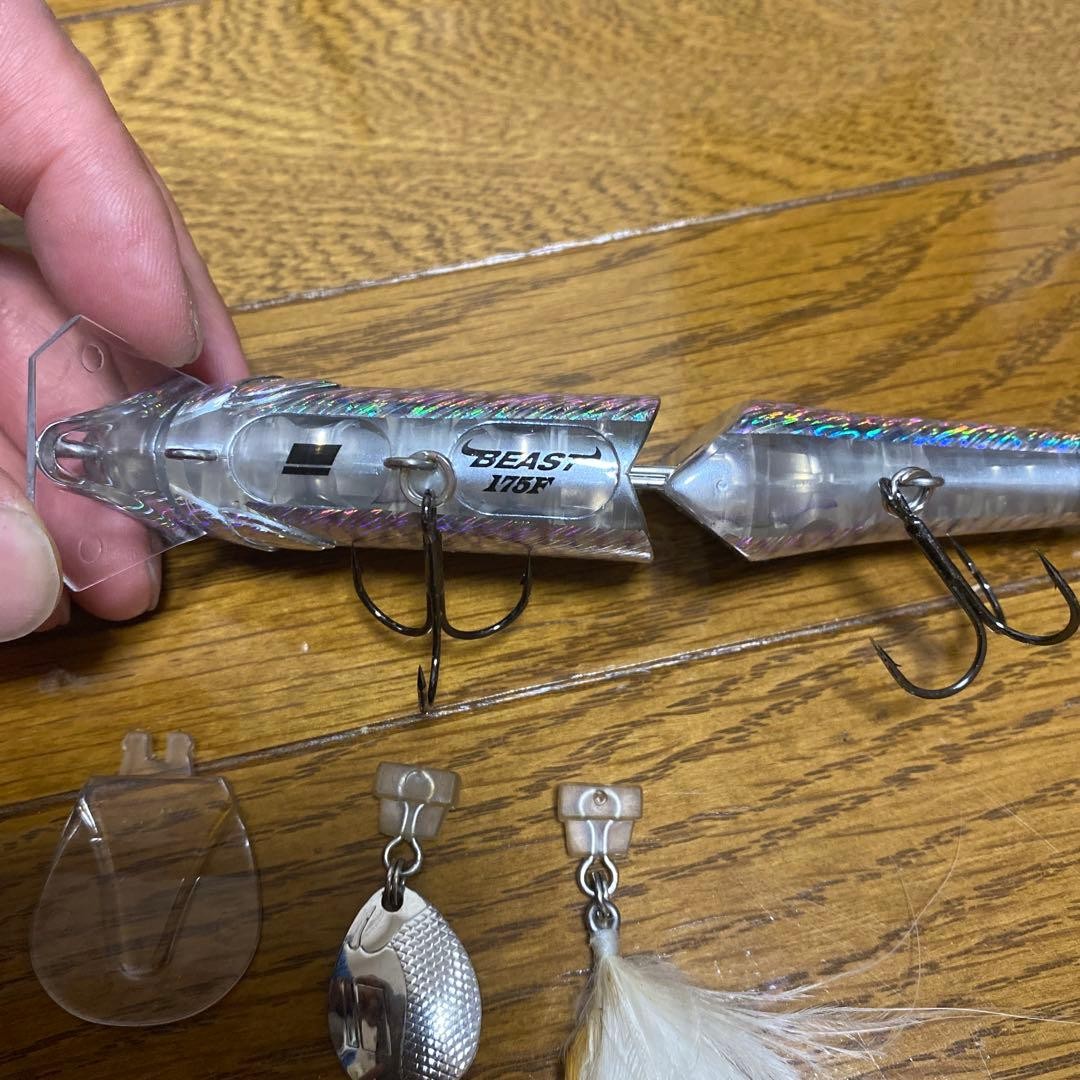 SURPPA BEAST 170F Holo Silver Big Bait Spinnerbait Fly Attachments Used - Image 2