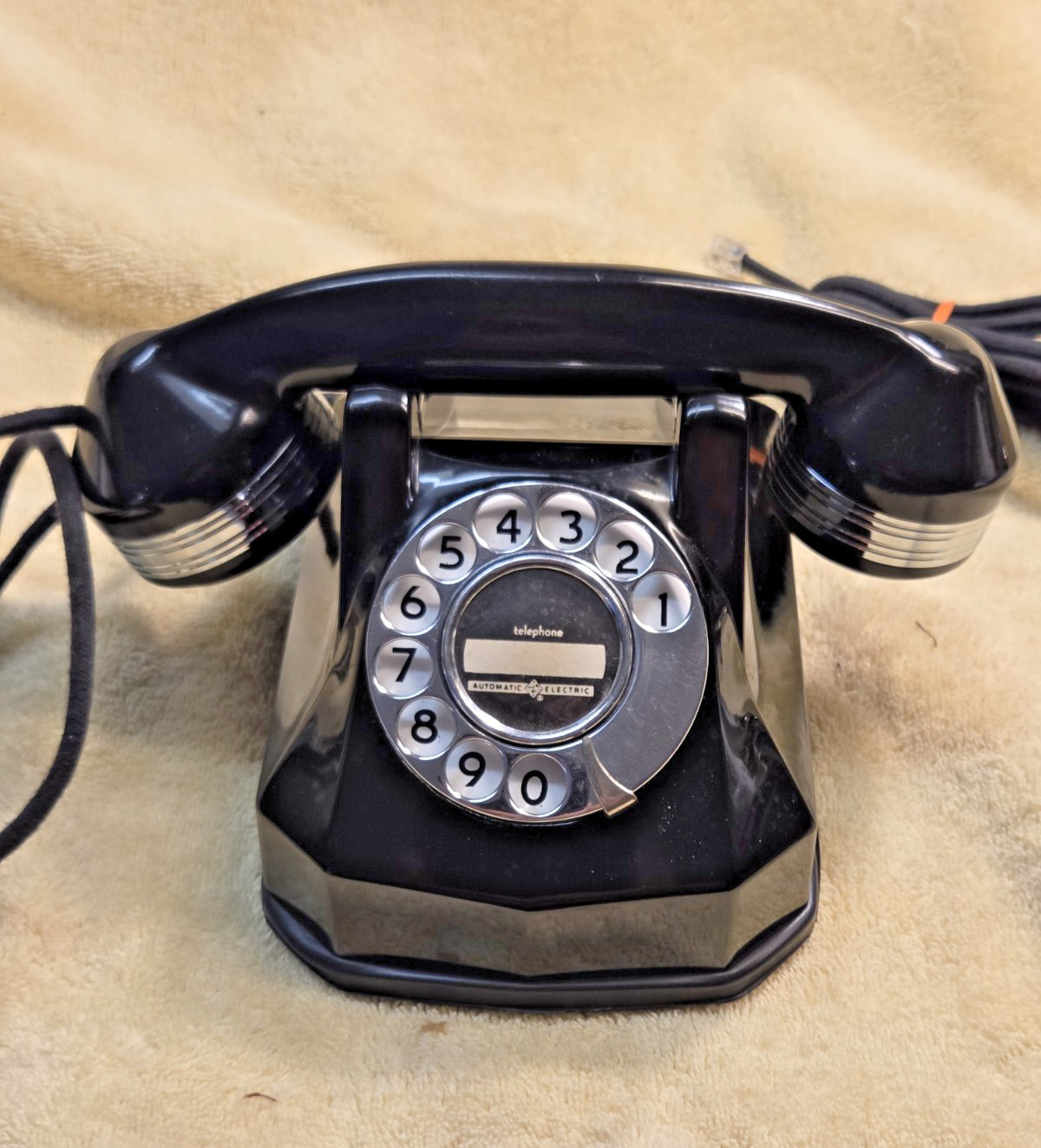 Beautiful Automatic Electric Model 40 With Chrome Trim