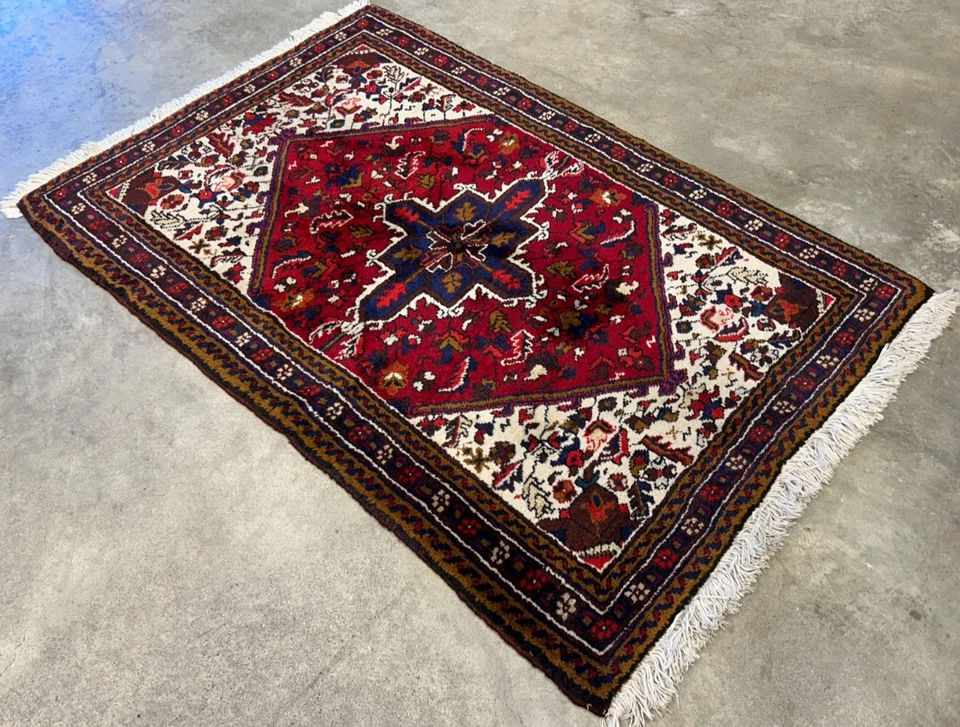 3'x4'6" Hand-Knotted Wool Geometric Herize Area Rug - Handmade 3x4 Tribal Carpet - Image 4 of 4
