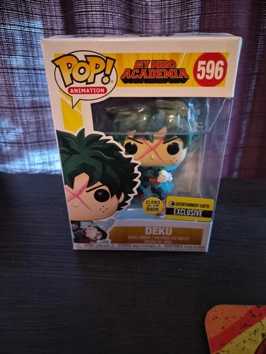 Funko Pop! Vinyl: My Hero Academia - Deku (Glow in the Dark) - Entertainment...