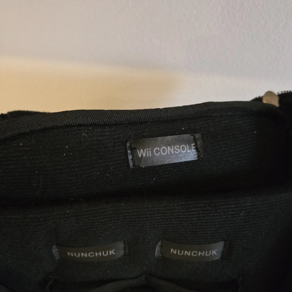 Intec Nintendo Wii Backpack Carrying Case Travel Bag Adjustable Straps - Image 4 of 4