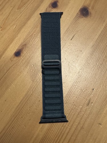 Original Apple Watch Ultra Titan Schwarz Alpine Loop Armband Dunkelgrün M (2024)