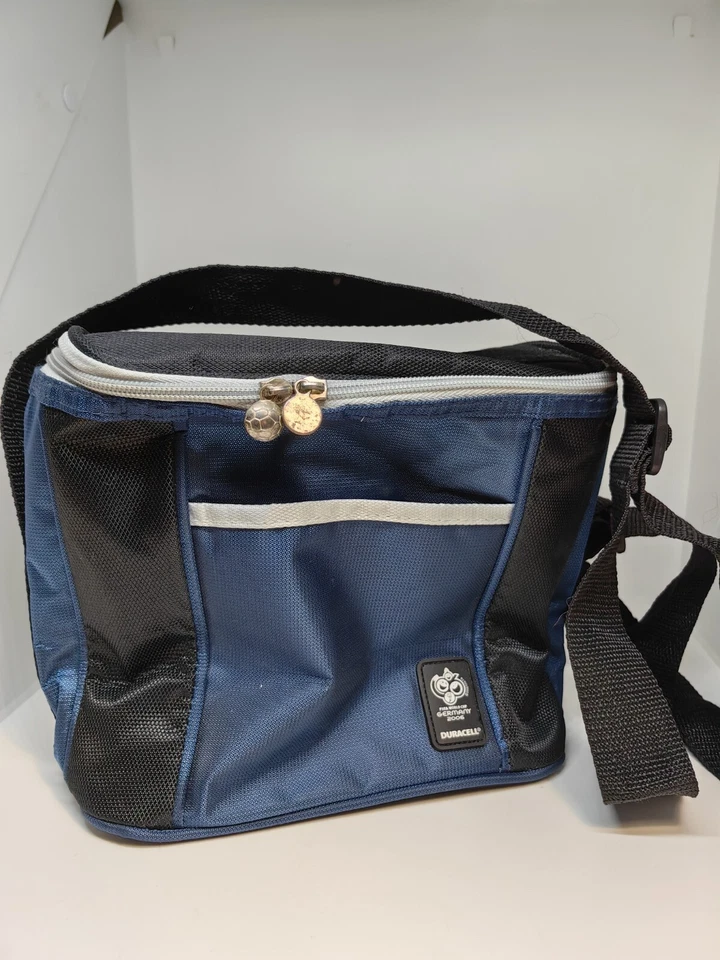 Copa Mundial de la FIFA 2006 Alemania Bolsa Refrigeradora Rara Excelente Estado Azul Duracell  Foto 3 de 4