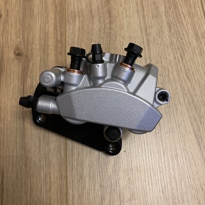 Lexmoto Adrenaline XFLM125GY-2B-E4 EFI 125 Bremssattel vorne mit Bremsbelägen