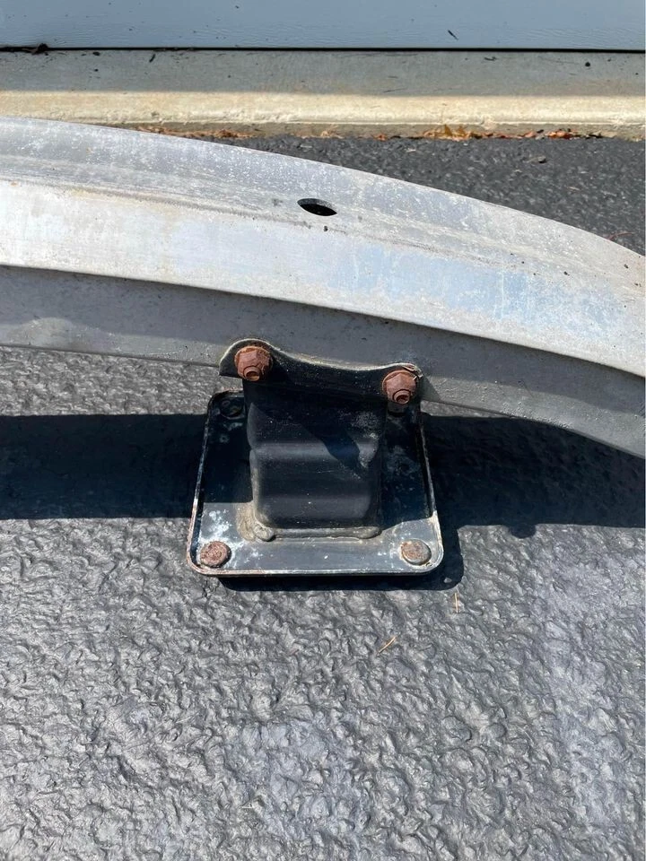 06-12 Viga de refuerzo de parachoques trasero Mercedes-Benz X164 GL450 ML350 ML550 Foto 4 de 4