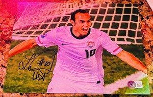 BAS COA LANDON DONOVAN SIGNED 8X10 USA SOCCER PHOTO BECKETT