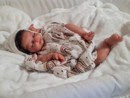 SELTENE SOLE Reborn Baby Puppe Isabella, Nikki Johnston von LUNARLULLABABIES Biracial - Bild 24 von 24