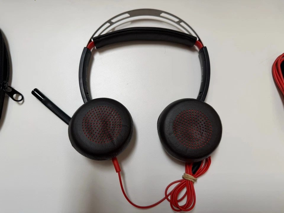 POLY BLACKWIRE [C5220T] WIRED DUAL-EAR STEREO HEADSET WITH BOOM MIC - Image 3 of 4