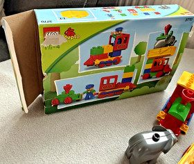 LEGO DUPLO 4974 LEGO VILLE * Equestrian Farm with 2 Figures, 1 Cat + 3 Horses with Original Box *EXCELLENT*