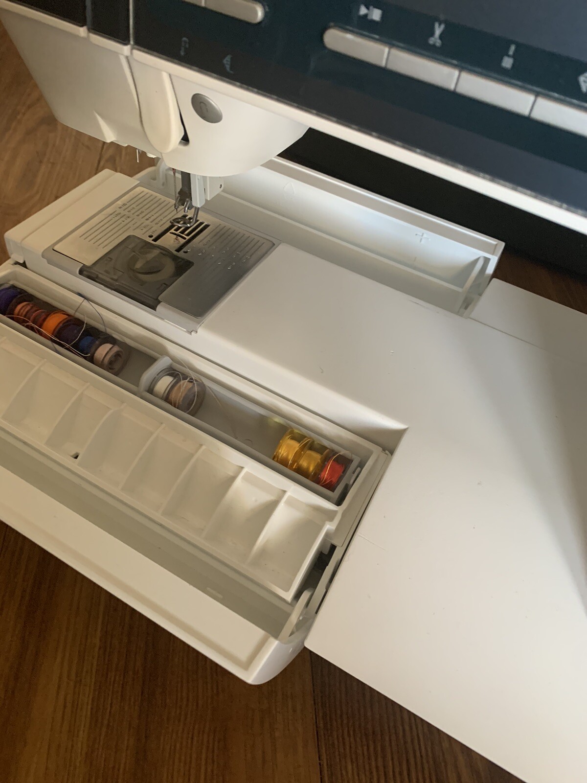 Pfaff Creative Vision 5 Model P80 Computerized Sewing, Quilting