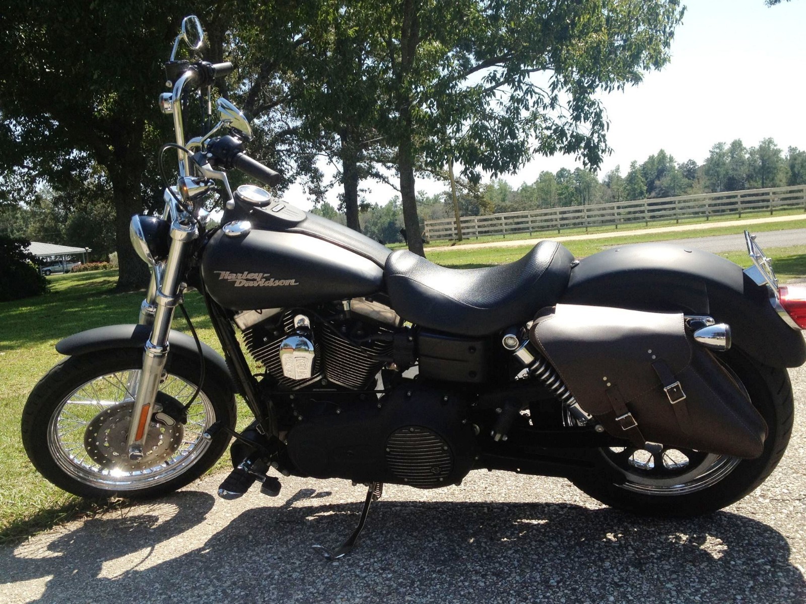 Harley DYNA Genuine Cowhide Leather Saddlebags L&R Side DLR05 BAD&G