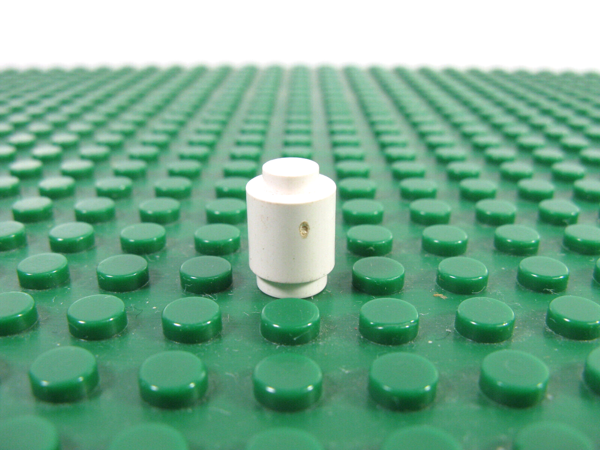 1970s LEGO White Round Brick 1 x 1 Solid Stud 565 641 450 652 381